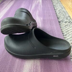 OOFOS OOcloog Recovery Clog